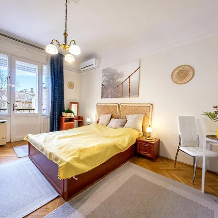 Balzac Apartment *