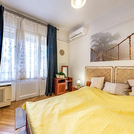 Balzac Apartment *
